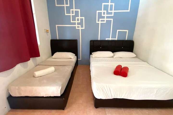 Room 12 of 34