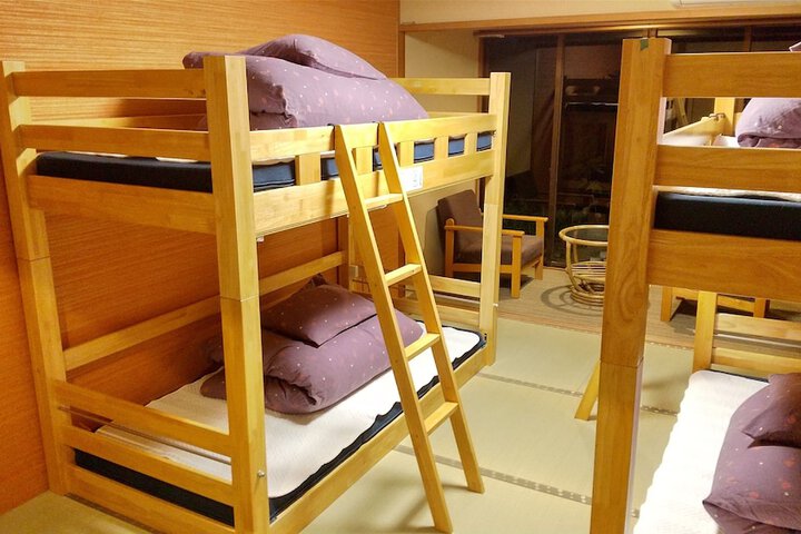 Room 18 of 76