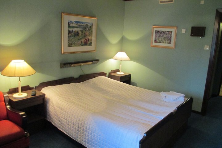 Room 5 of 35