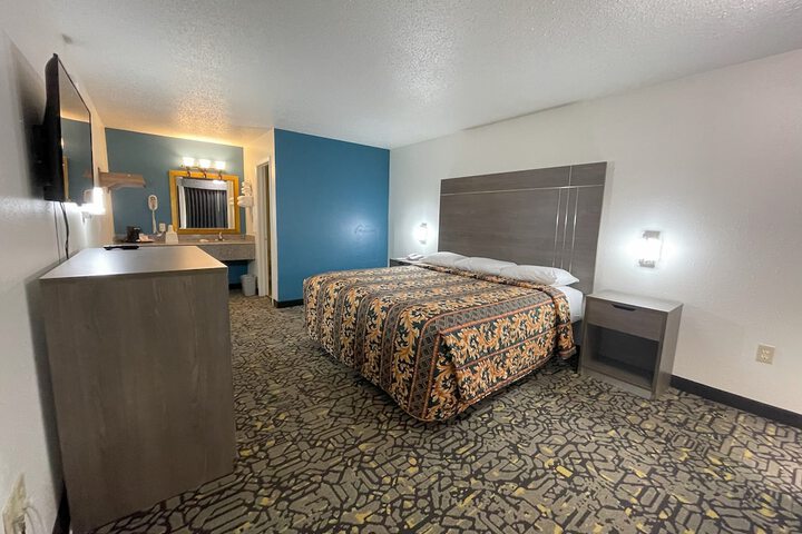 Room 5 of 15