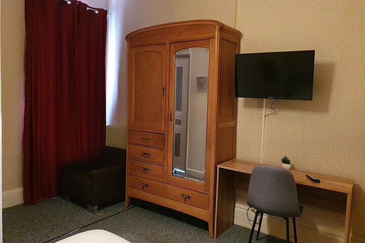 Room 11 of 52