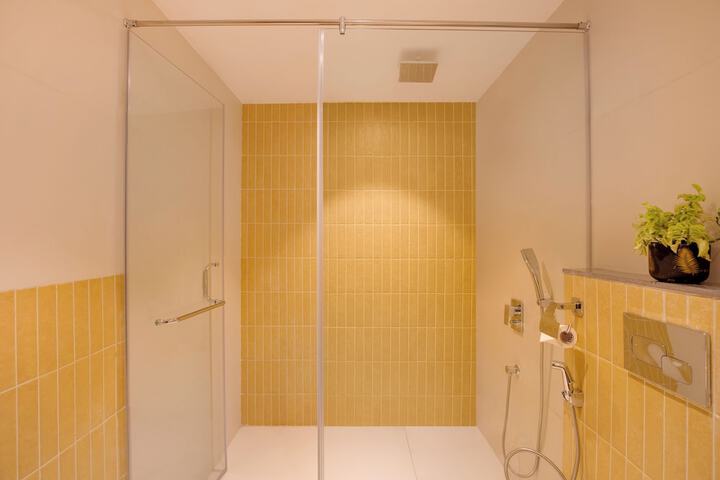 Room 42 of 70