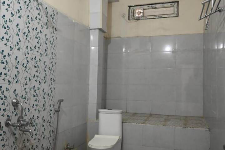 Room 12 of 15