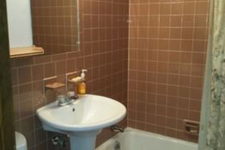 Room 2 of 10