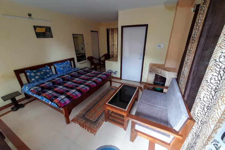 Room 8 of 23