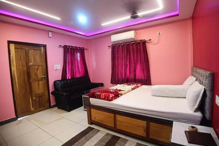 Room 27 of 63