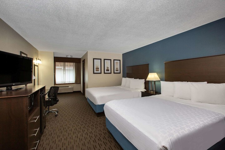 2 Double Beds Mobility Accessible Pool View (1 of 14)