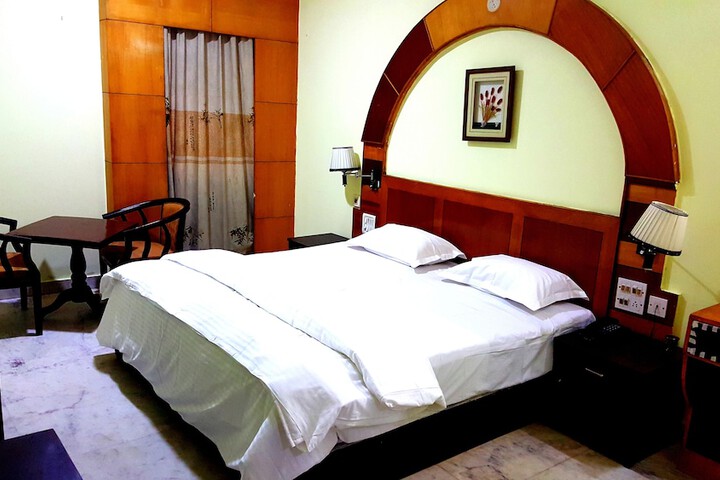 Room 5 of 36