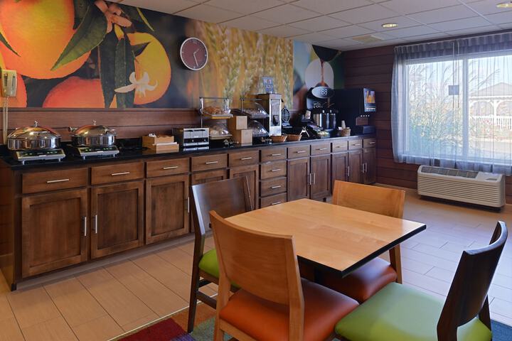 Breakfast area