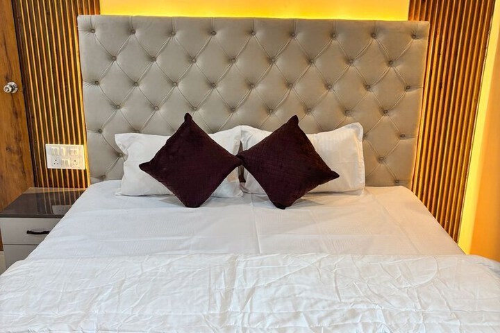 Room 12 of 29