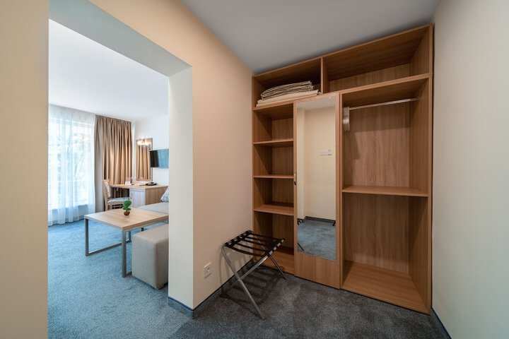 Room 8 of 45