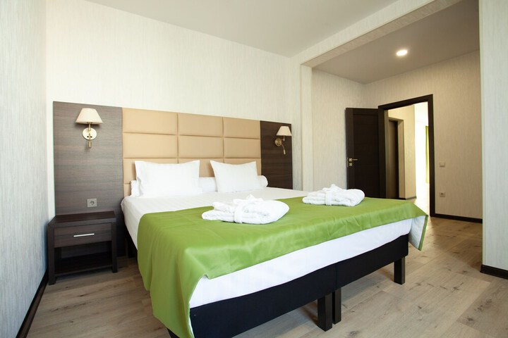 Room 15 of 36