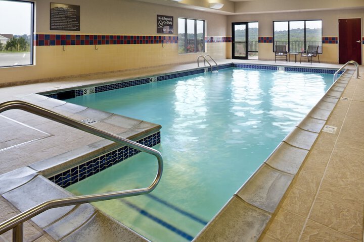 Pool 25 of 38