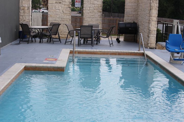 Pool 43 of 65