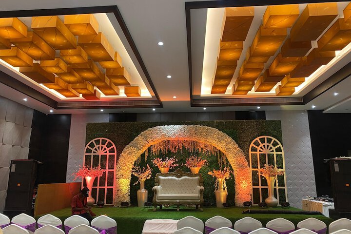 Ballroom/Hall 78 of 87