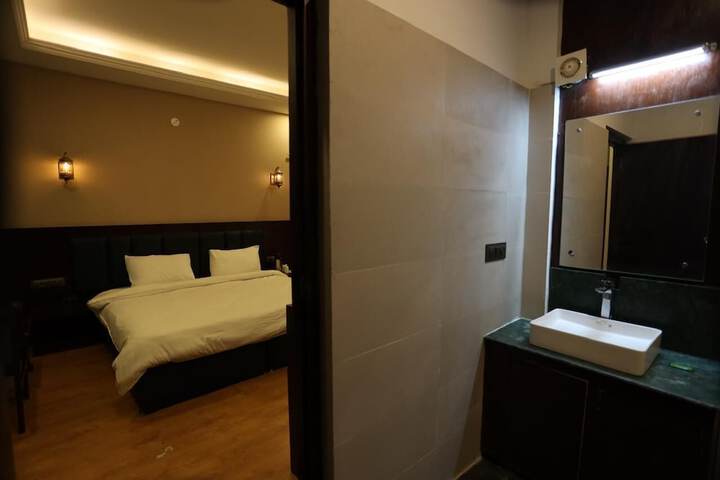 Room 3 of 15