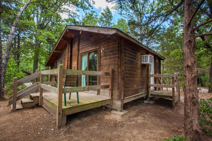 Exterior of Lake Texoma Camping Resort Cabin 4
