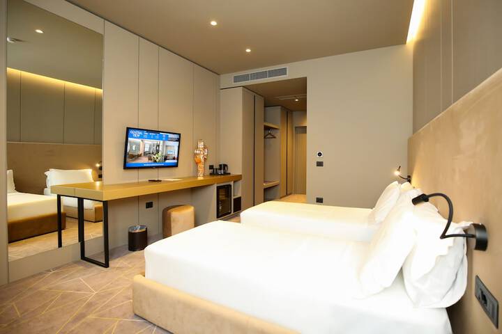 Room 3 of 29