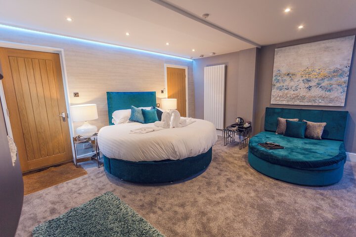 Room 52 of 390
