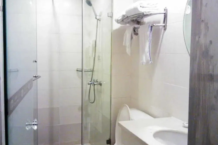Room 8 of 8