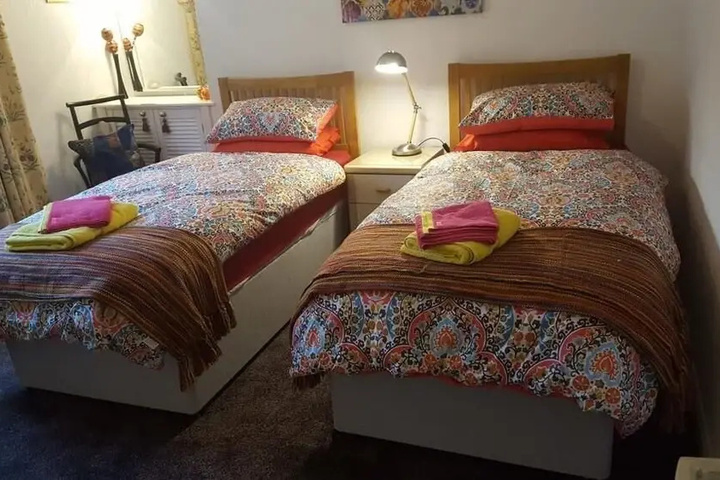Room 2 of 8