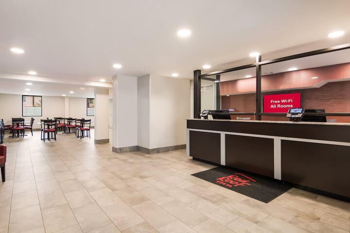 Lobby lounge
