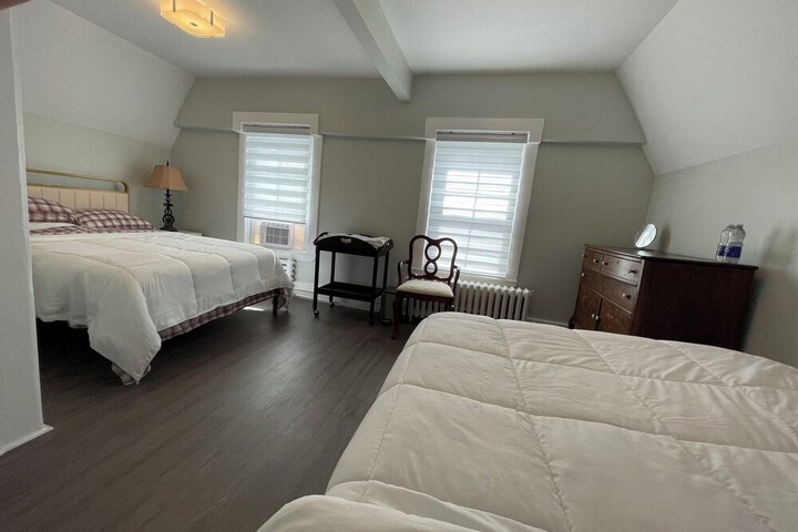 Room 9 of 29