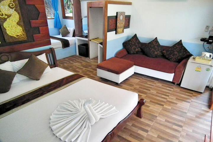 Room 8 of 160