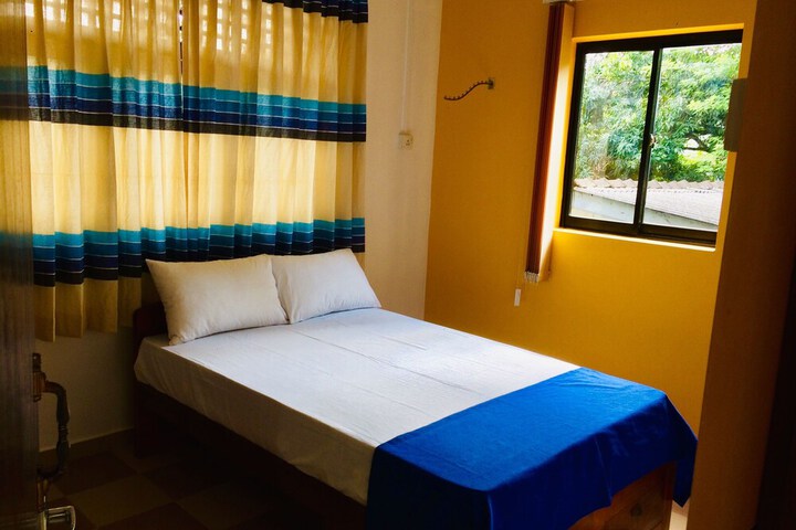 Room 2 of 18