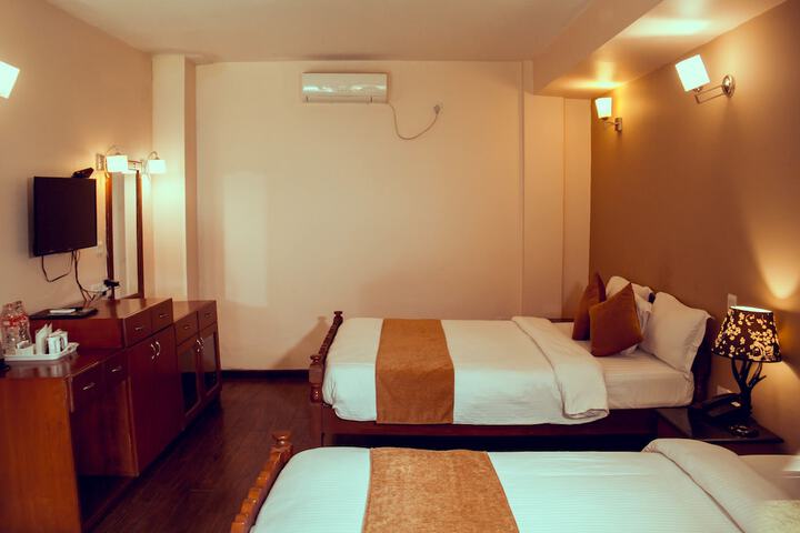 Room 8 of 112