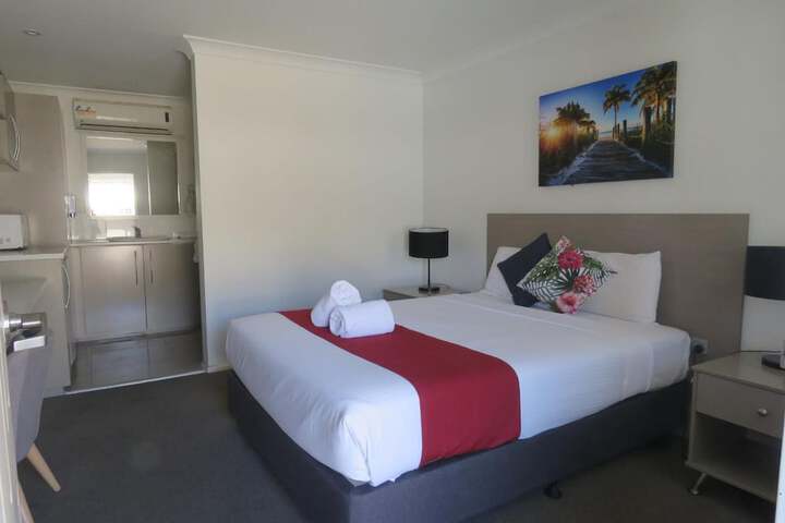 Room 8 of 32
