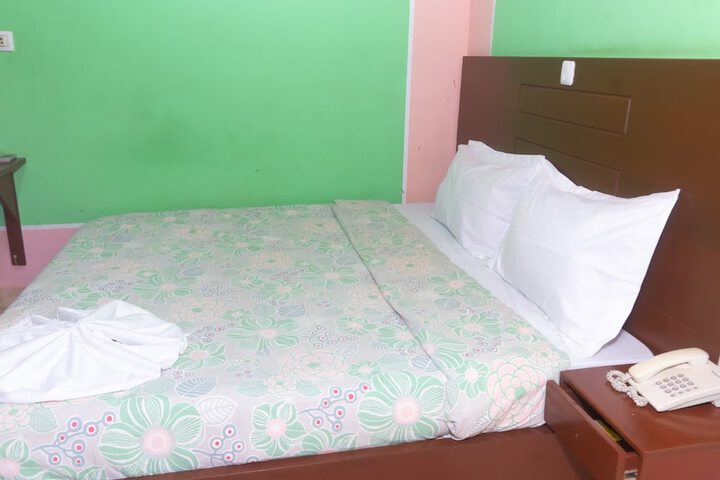 Room 13 of 101