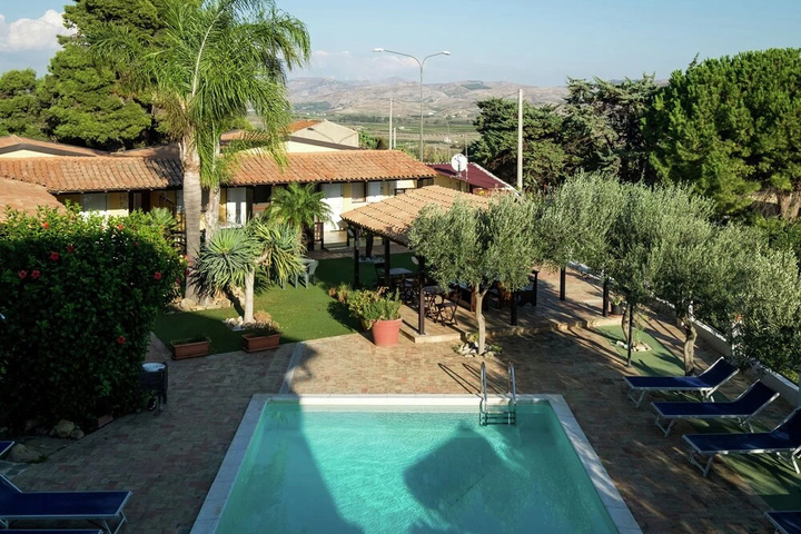 Pool 6 of 14