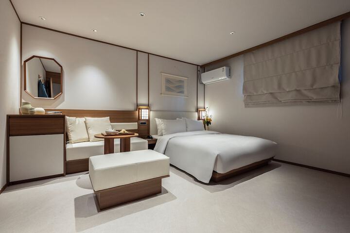 Room 8 of 51