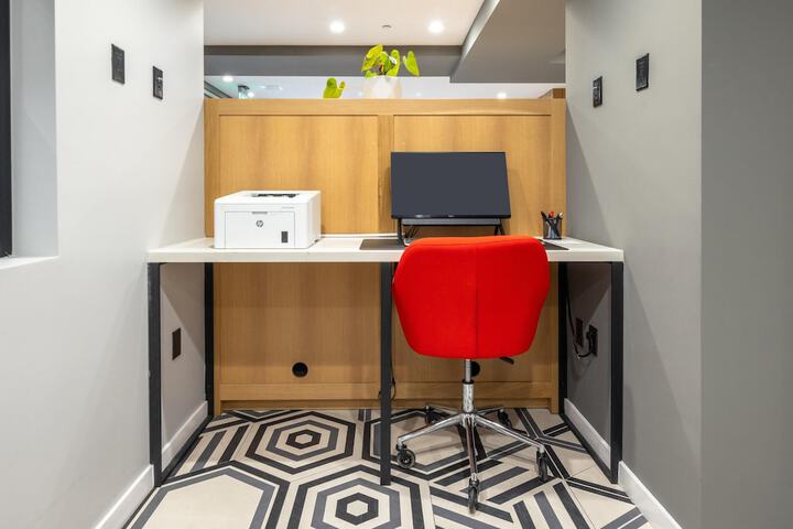 Business Center 89 of 149