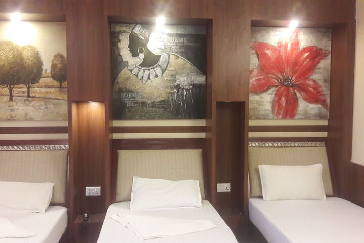 Room 26 of 65