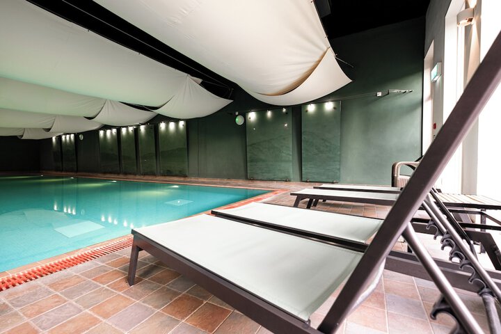 Pool 56 of 164