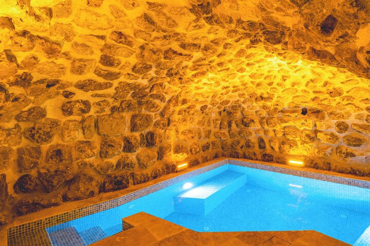 Pool 75 of 133