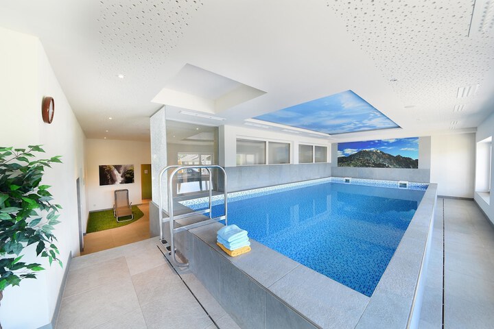 Pool 9 of 23
