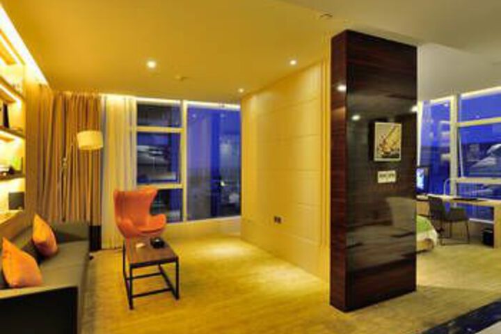 Room 3 of 8