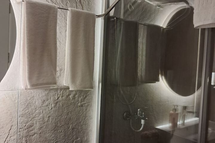 Room 39 of 80