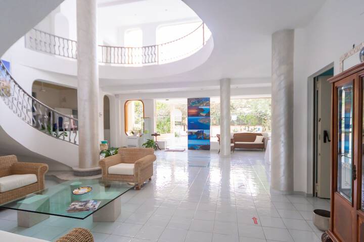 Guest Lobby