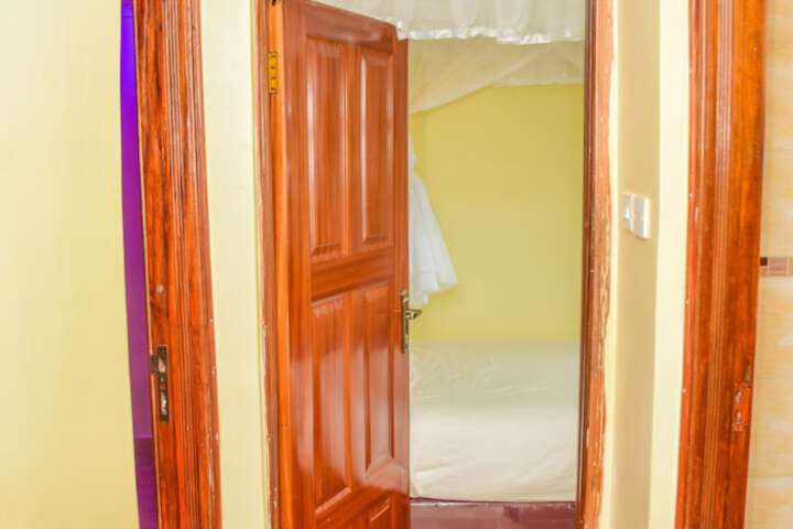 Room 4 of 20