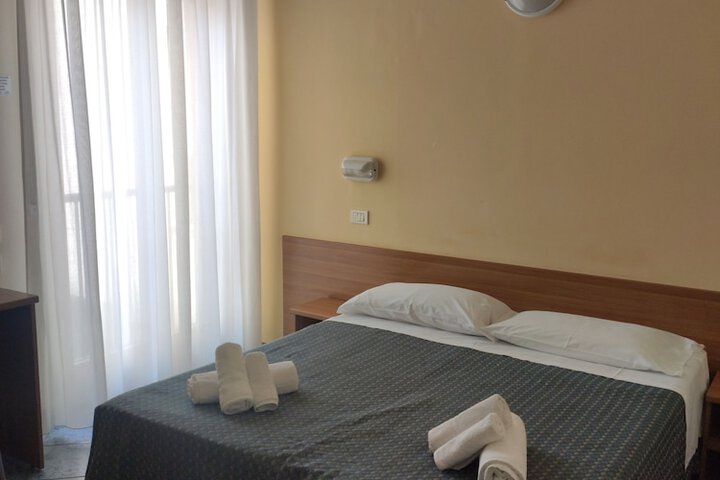 Room 20 of 34