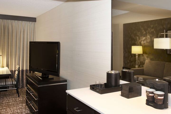 Room 28 of 65