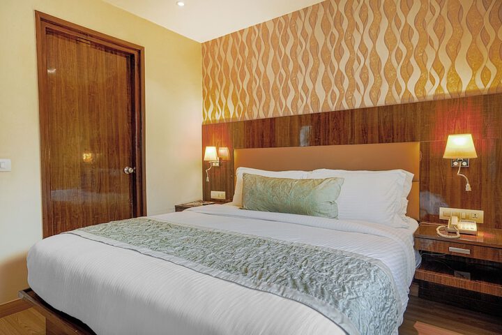 Room 15 of 35