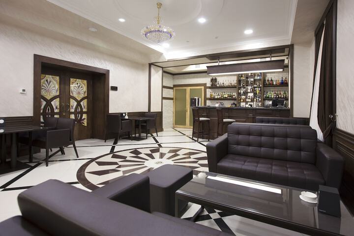 Lounge 71 of 86