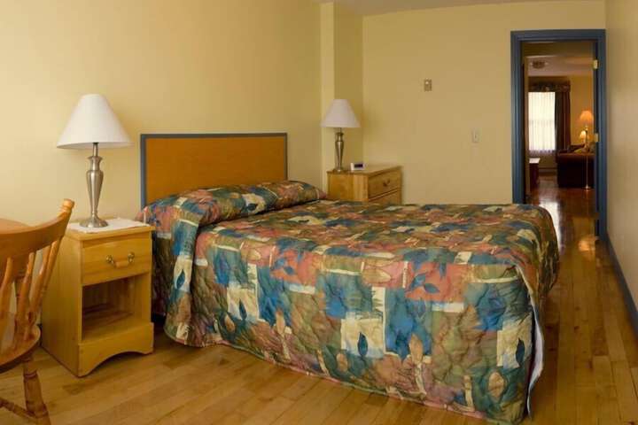 Room 4 of 15