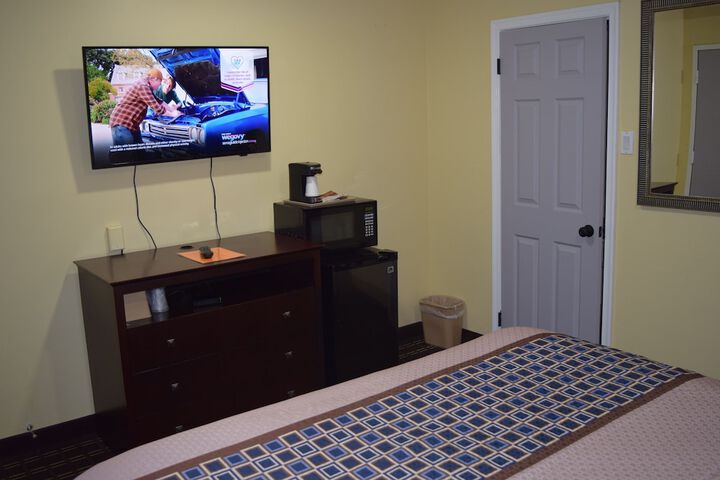 1 Queen Bed (28 of 55)