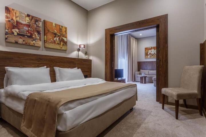 Room 10 of 47